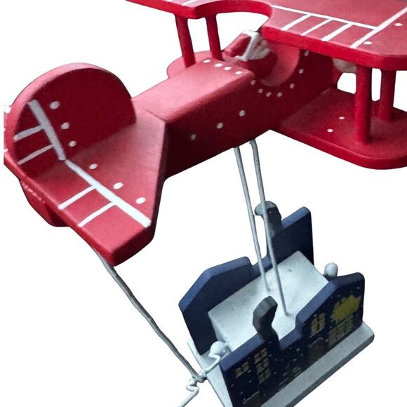 Vintage Wooden Santa Airplane Ornament – Hand-Painted Christmas Folk Art Décor - Picture 6 of 8